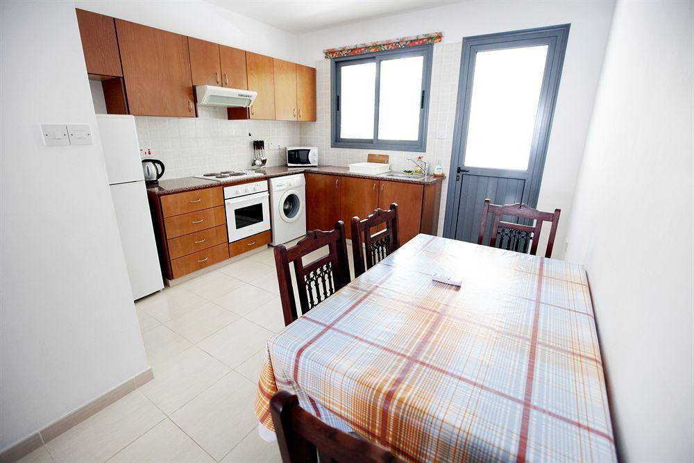 Ferienwohnung Julipapas Gardens Paphos Exterior foto
