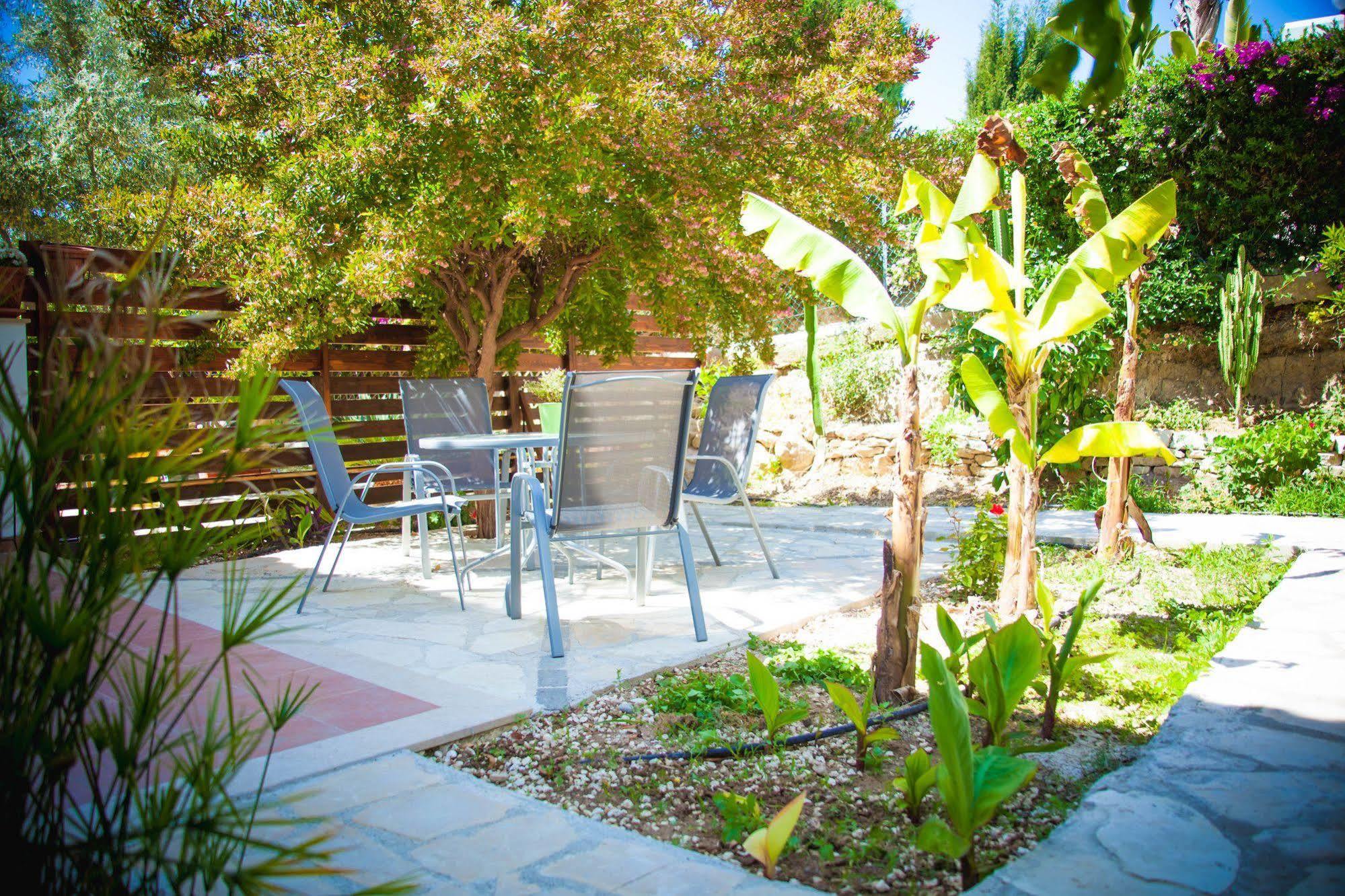 Ferienwohnung Julipapas Gardens Paphos Exterior foto